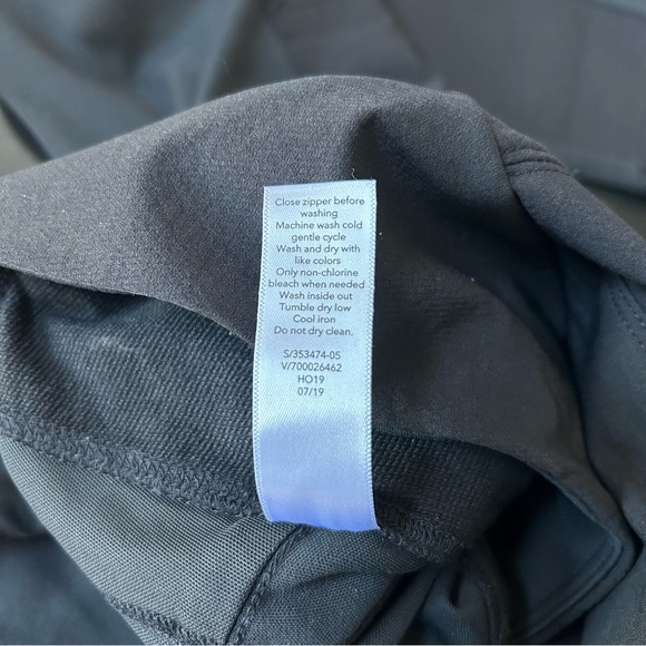 NWOT Athleta Headlands Hybrid Cargo Tights, Black Size 8 - Picture 12 of 12